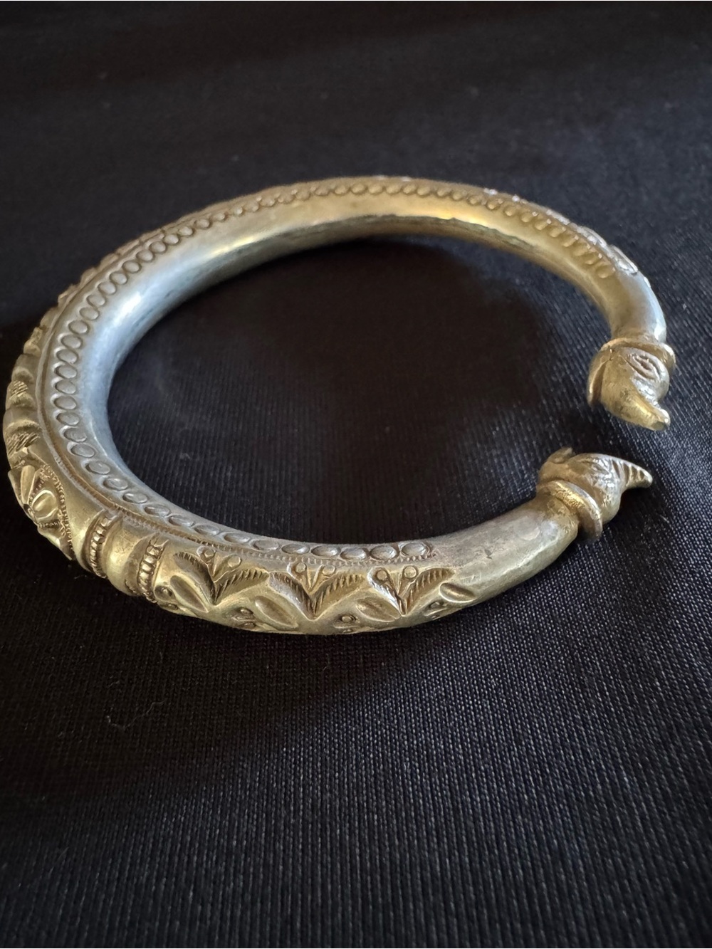 Vintage Sterling Silver Engraved Bangle Bracelet - 26.5g